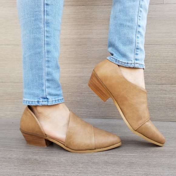 Tan Opened Side Pointy Toe Low Cut  Booties - Picture 2 of 8